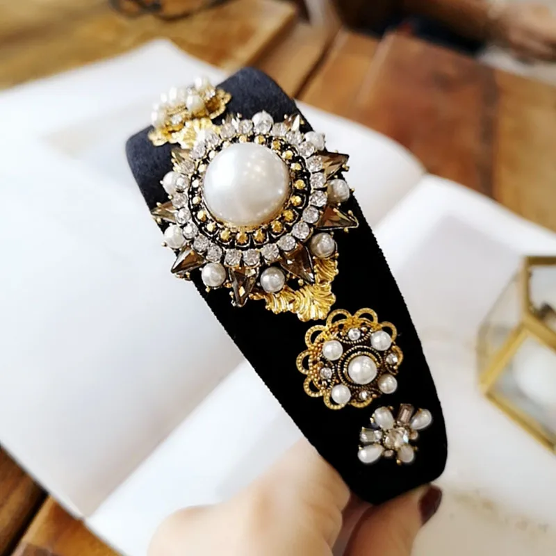 

Vintage Baroque Hairband Women Rhinestone Broad Brim Velvet Headband Queen Luxury Hair Accessories Handmade Pearl Headdress 2019