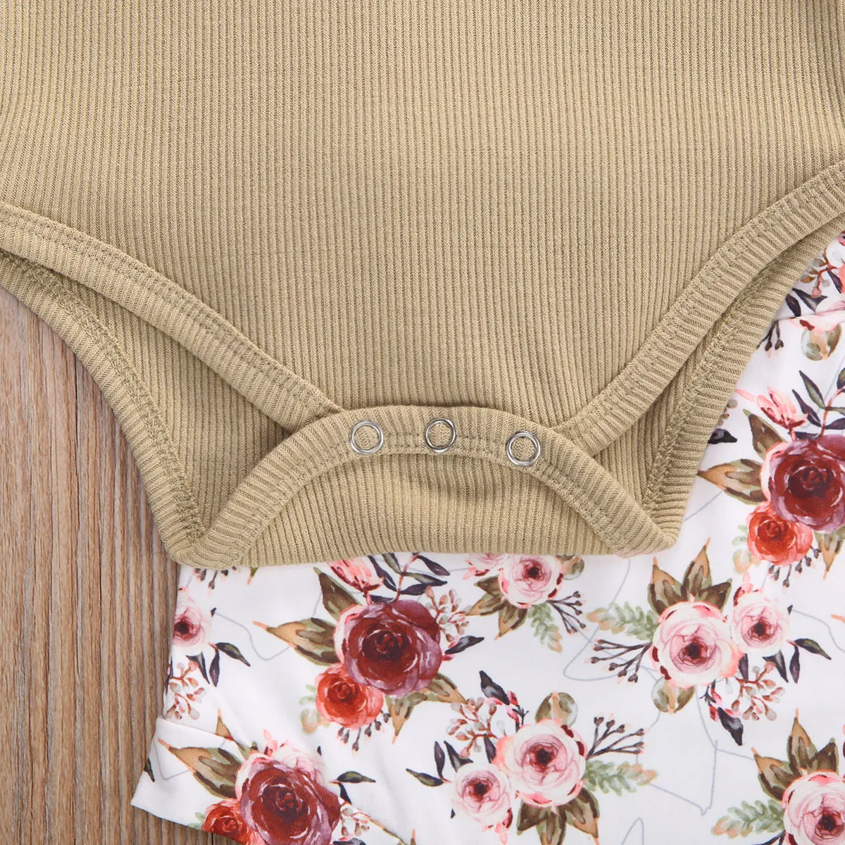 

Infant Newborn Baby Girls 3PCS Clothing Set Toddler Long Sleeve Solid Color Romper Top+ Floral Print Shorts+ Headband 0-18M