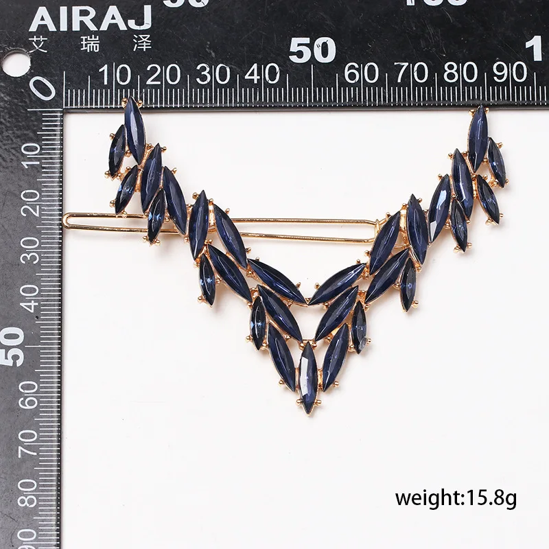 

2019 New Ins Celebrity Fashion 4 Color DiamondHair Clip Lovely Barrettes Women High Quality V Shape Hairpins Hair Accessories