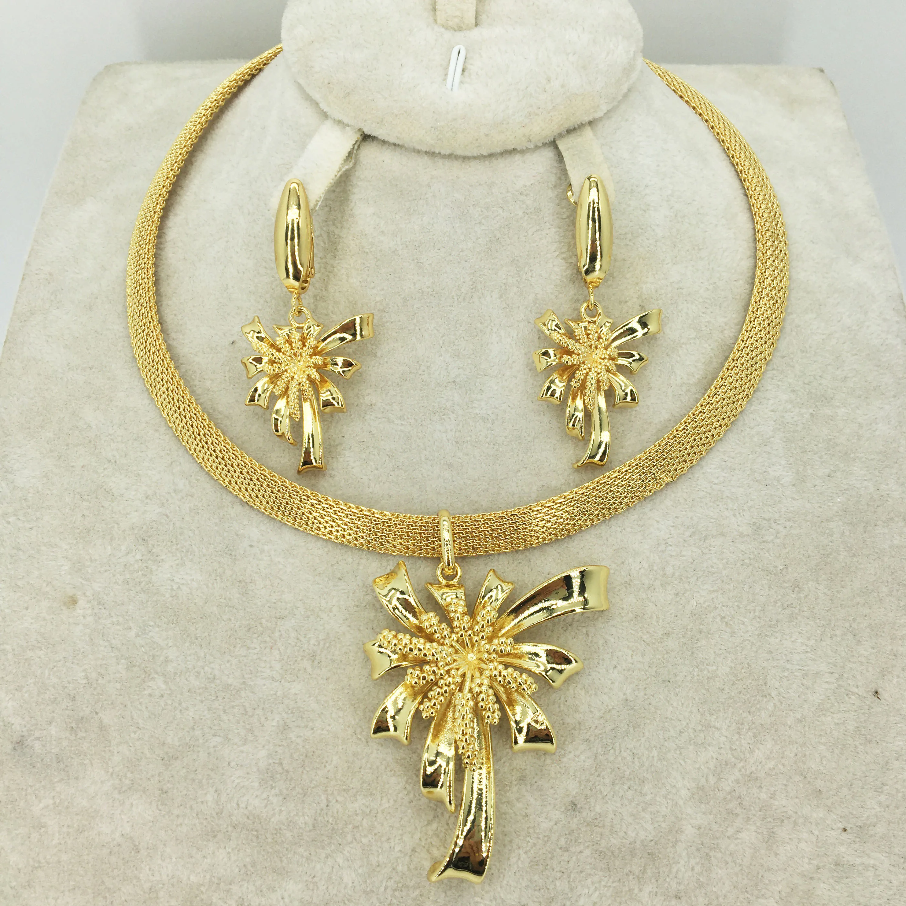 

Лидер продаж, Модный Ювелирный Набор, нигерийский Дубай, золотой цвет, африканские ювелирные изделия из бисера, Свадебный комплект ювелирны...