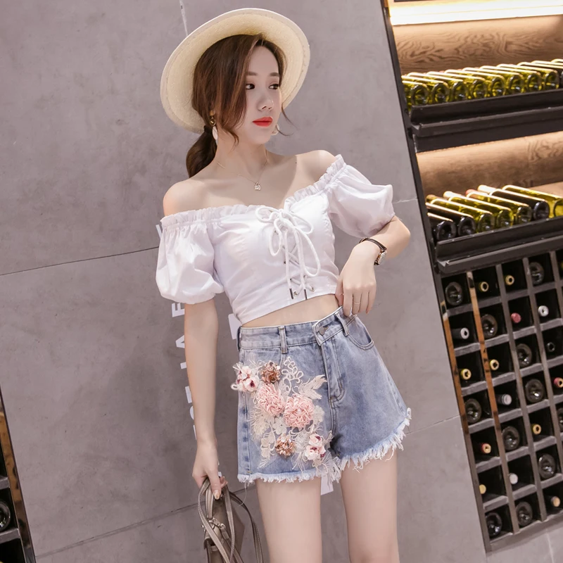 

High Quality 3D Flower Embroidery Denim Shorts Women's Casual Summer Jean Shorts New Arrival All-match