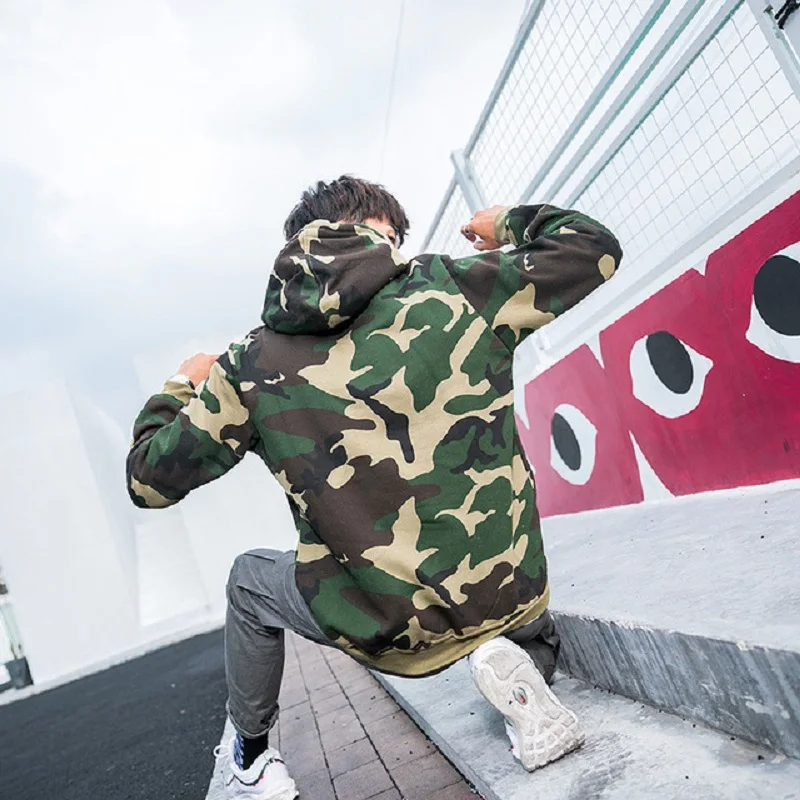 

Camouflage sweatshirt male European and American street trend set head hooded couple plus velvet jacket loose coat