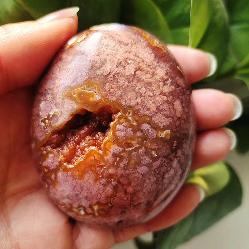

Natural Stone Pink Cherry Blossom Agate Palm Stone Yoga Exercise Stone Spiritual Healing Feng Shui Crystal Ornament