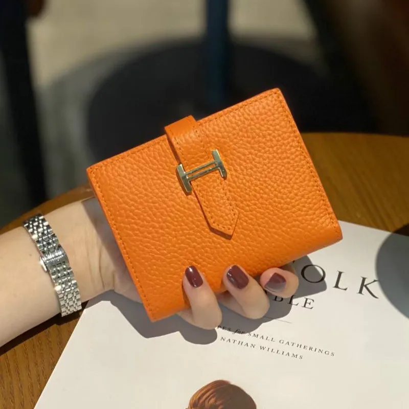

Womens Wallets and Purses Genuine Leather Fashion Short Money Bag Luxury Phone Wallet Luxury Design Hasp Purse Small Wallet
