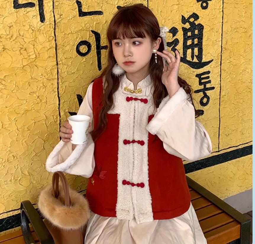 Жилет с вышивкой в виде кленового листа старинном стиле пряжкой куртка для