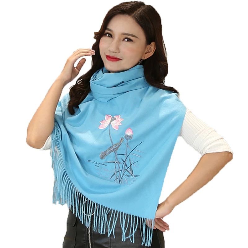 Женский длинный кашемировый шарф с кисточками фиолетовый вышивкой в виде водной