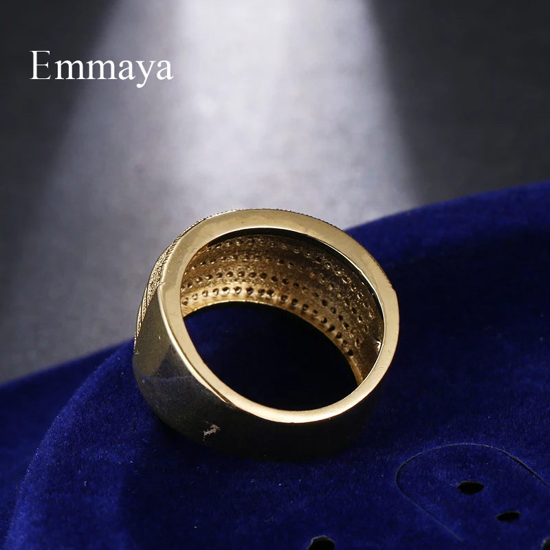 Женское кольцо с маленькими кубиками Emmaya элегантное вечернее золотистого цвета