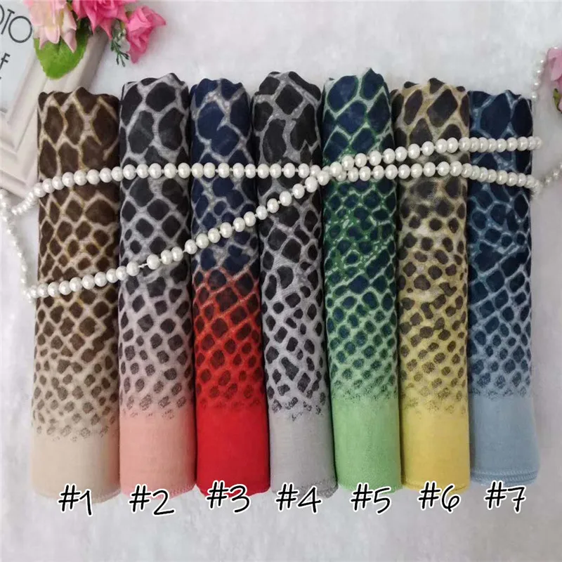 

2020 Fashion snake skin print scarves shawls plain color edges cotton soft scarf popular design muslim hijab