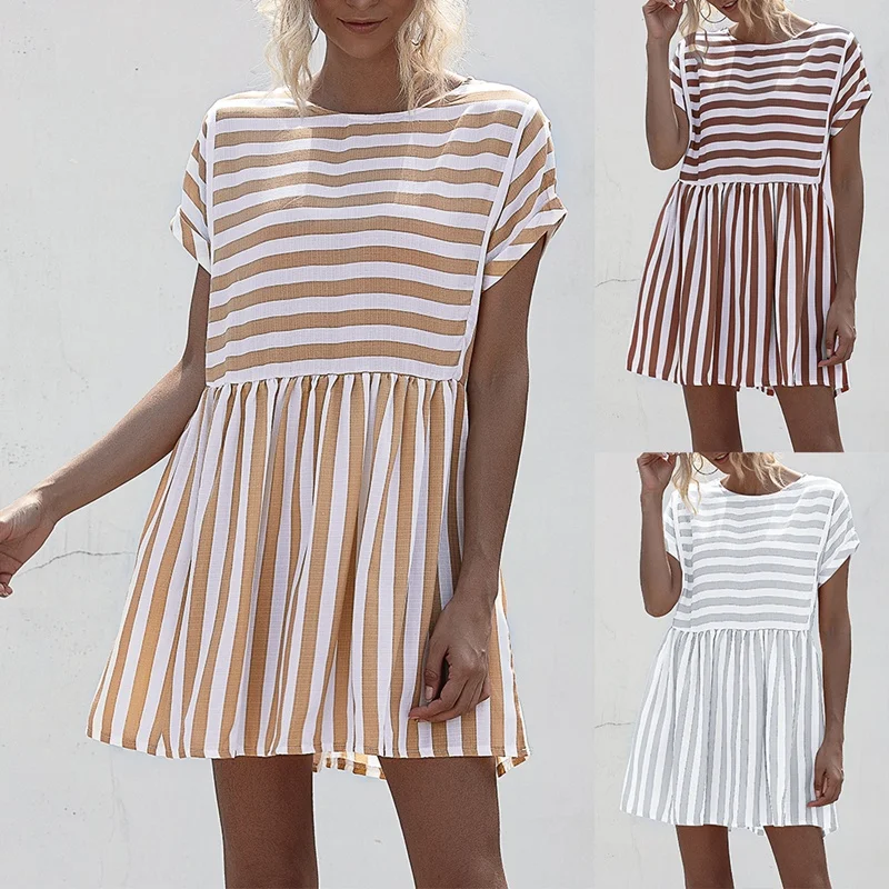 

Женское платье с коротким рукавом и принтом в полоску