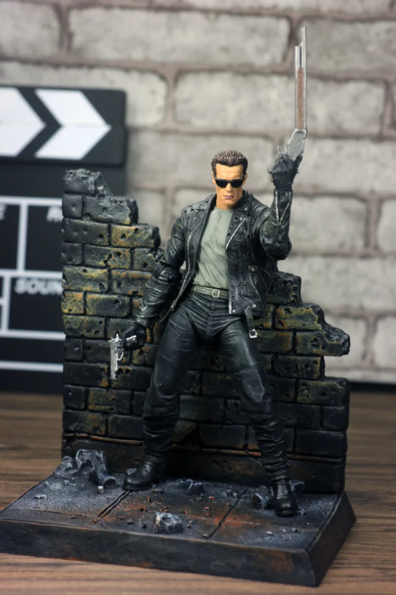 

NECA Day Toy Figure Collectible Model Judgment T-800 Terminator 2 T-800 Schwarzenegger Action Figure Arnold 2 Judgment Day T-800