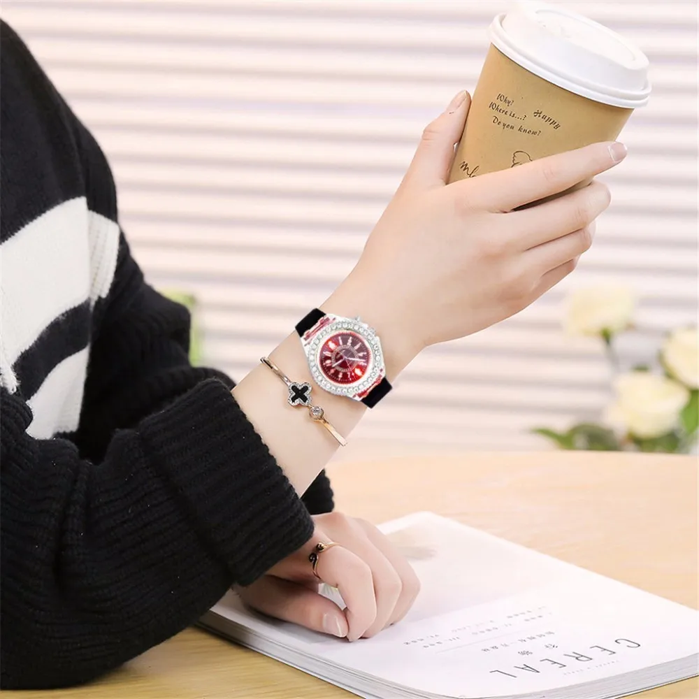 Силиконовые светодиодная светящаяся вспышка часы модные женские наручные для