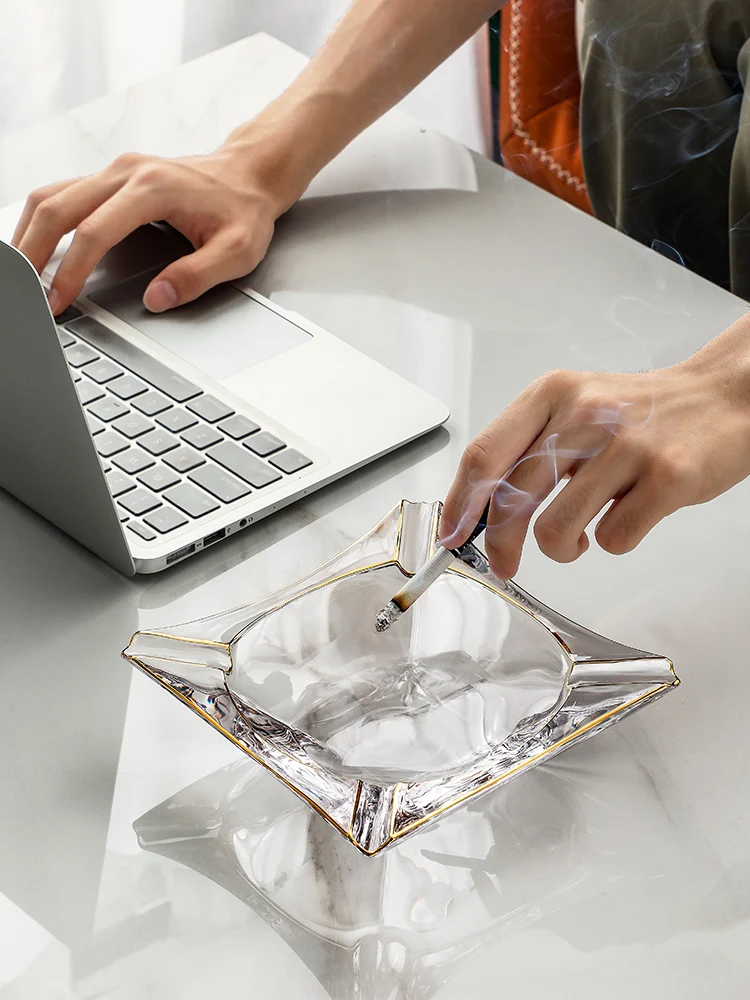 Пепельница симпатичная стеклянная с золотым ободком подставка для табака