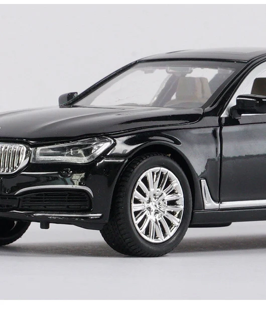 

Six-door sound and light pull back 1:24 alloy car model ornaments the best car model gift and toys for you