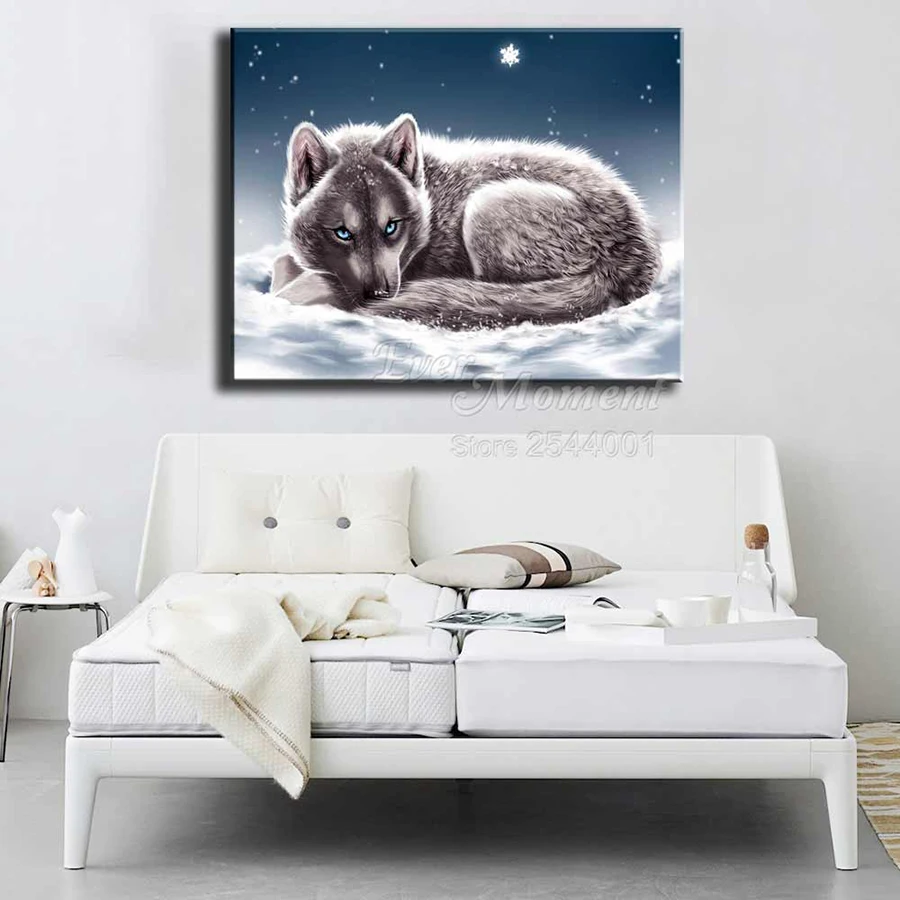 Алмазная живопись с голубыми глазами и волком |