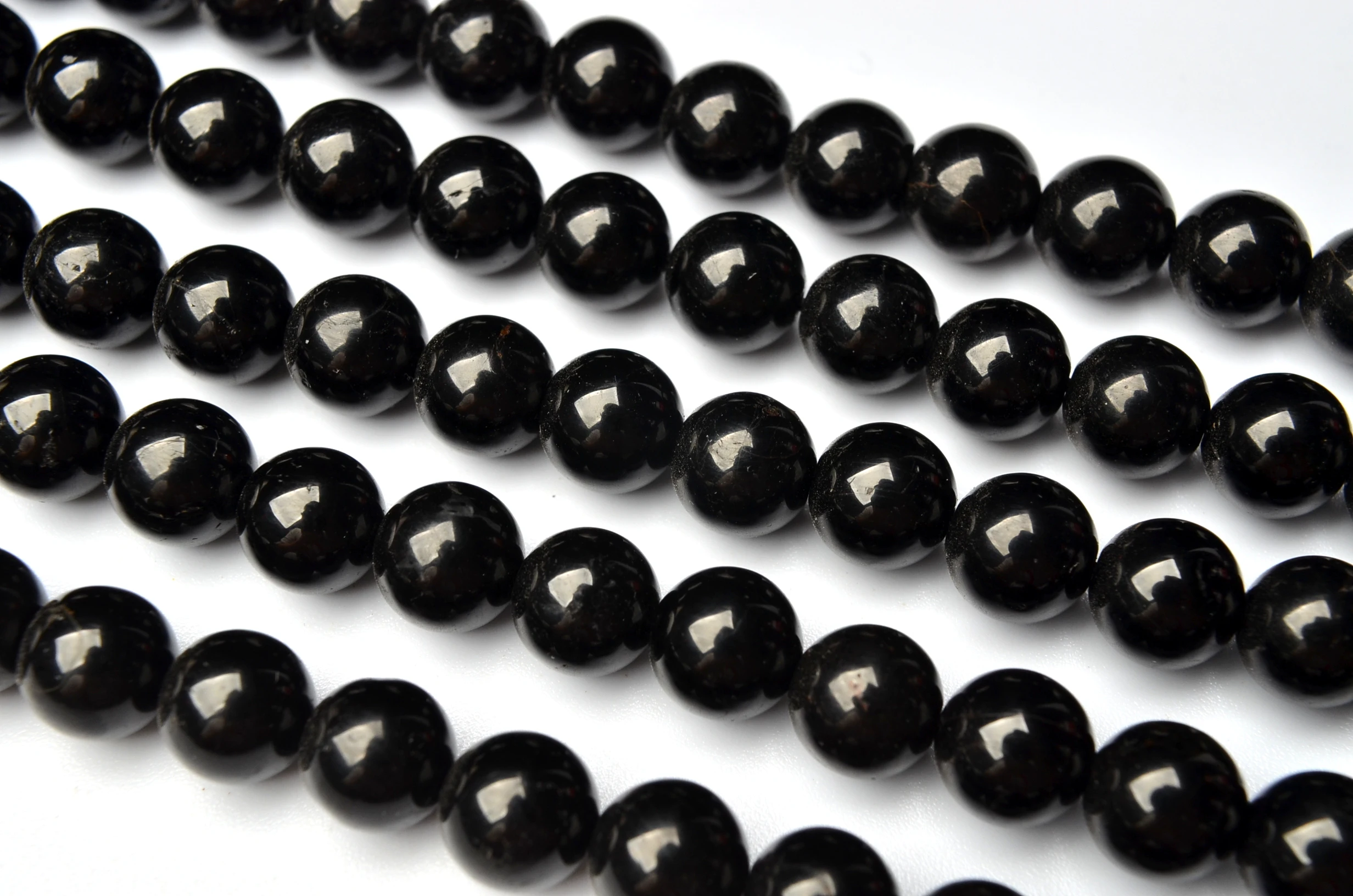 

Black tourmaline 4mm/6mm/8mm/10mm/12mm 1 strands/setï¼ˆabout 38 cmï¼‰Black tourmaline Long chain