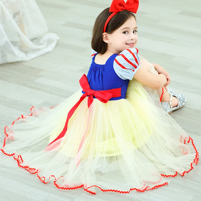 Стильное платье для маленьких девочек с рукавами фонариками красивое детское