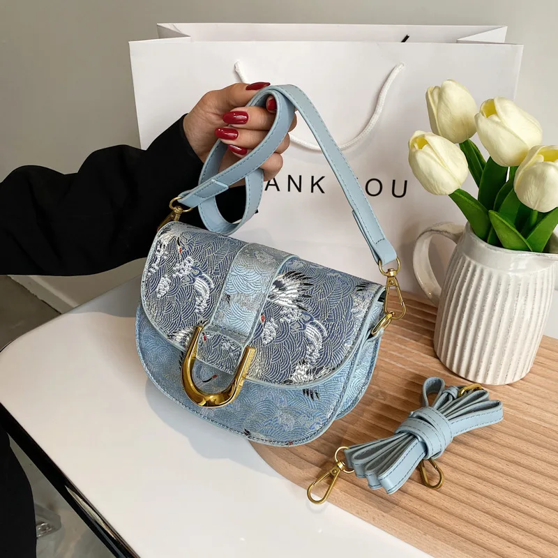 

2021 Women new trendy national classical animal embroidery shoulder bag fashion horseshoe buckle saddle bag female underarm bag