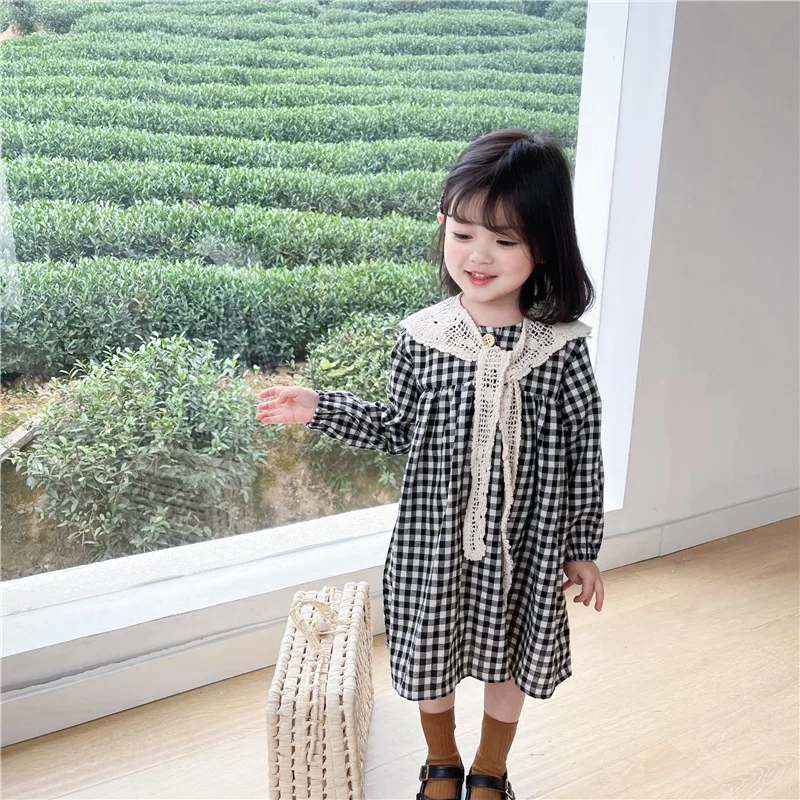 

New spring girl's literary fan check cotton long-sleeved buttoned dress with lace shawl, girl skirt