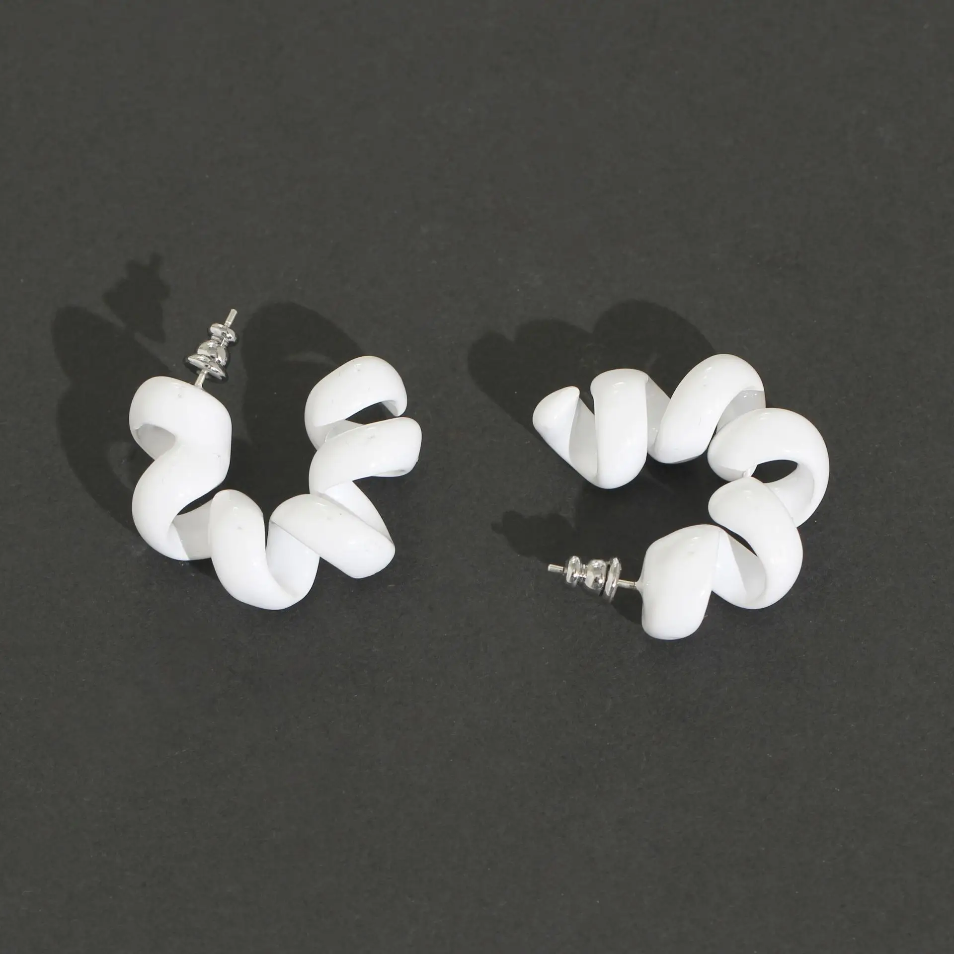 

European And American Fashion Trend Ins Round Face Slimming Earrings Retro Design 925 Silver Enamel Jewelry