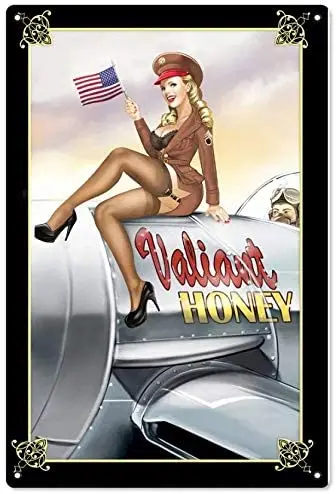 

Авиационное искусство носа доблестная медовая булавка девушка; Жестяной знак Стена ретро Металл Бар Паб постер Металл 11879 дюйма