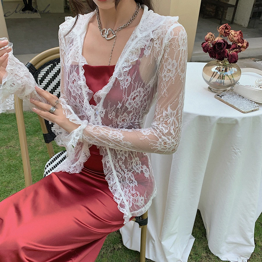 Macheda-Camiseta Sexy transparente e informal para mujer, Top ajustado de encaje blanco de manga larga con cuello en V, ropa para mujer, nuevo liso