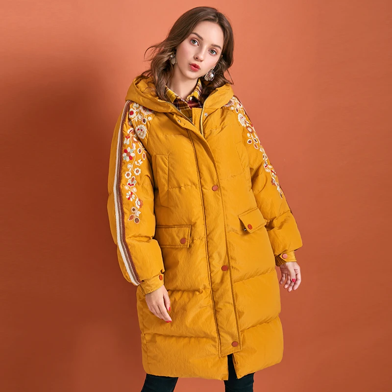 ARTKA/Новинка года; зимнее женское пуховое пальто; 90% белый утиный пух; очень теплая верхняя одежда с капюшоном и вышивкой; длинный пуховик; ZK10195D
