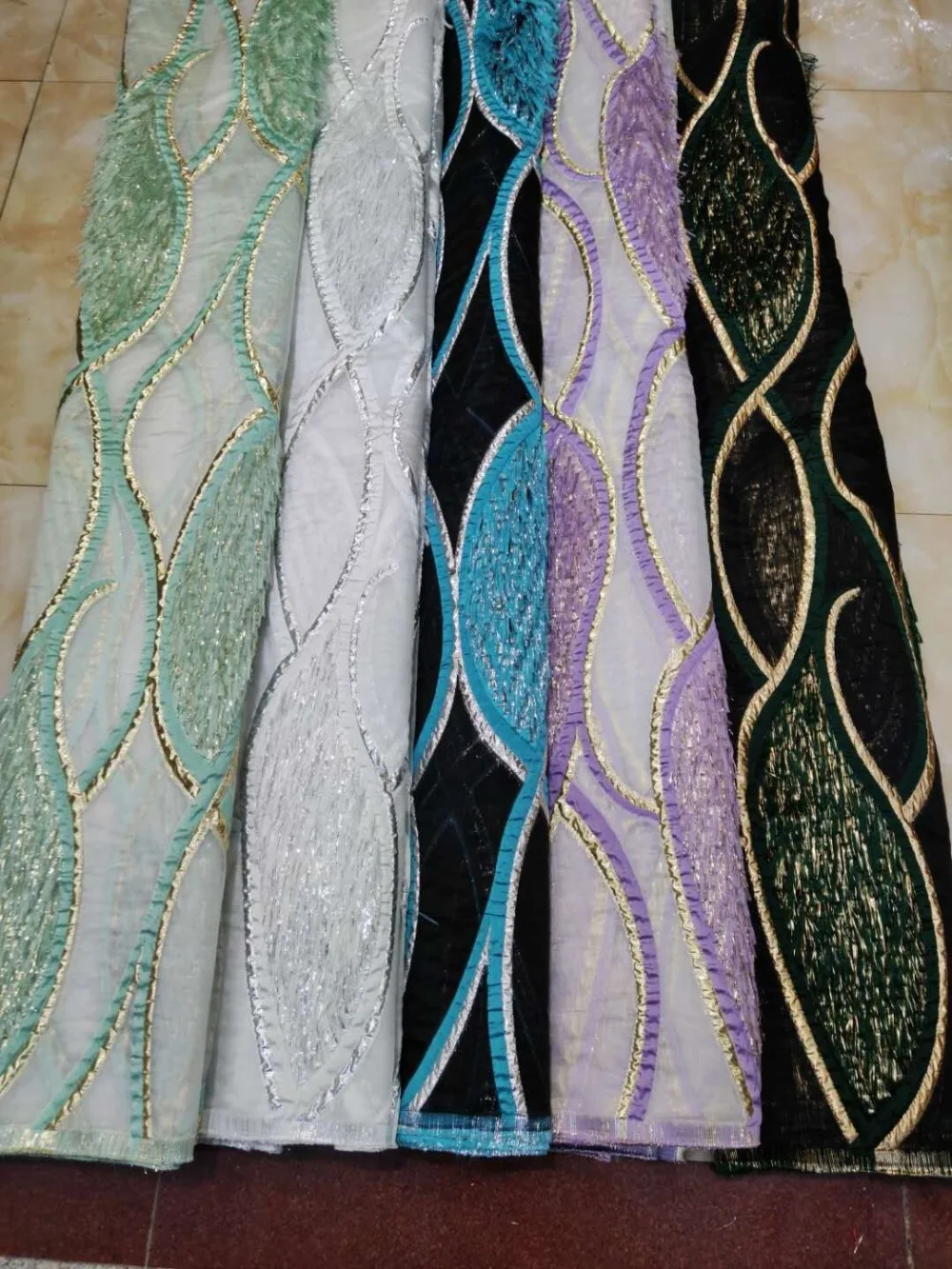 Оптовая продажа французская кружевная ткань с бахромой и перьями