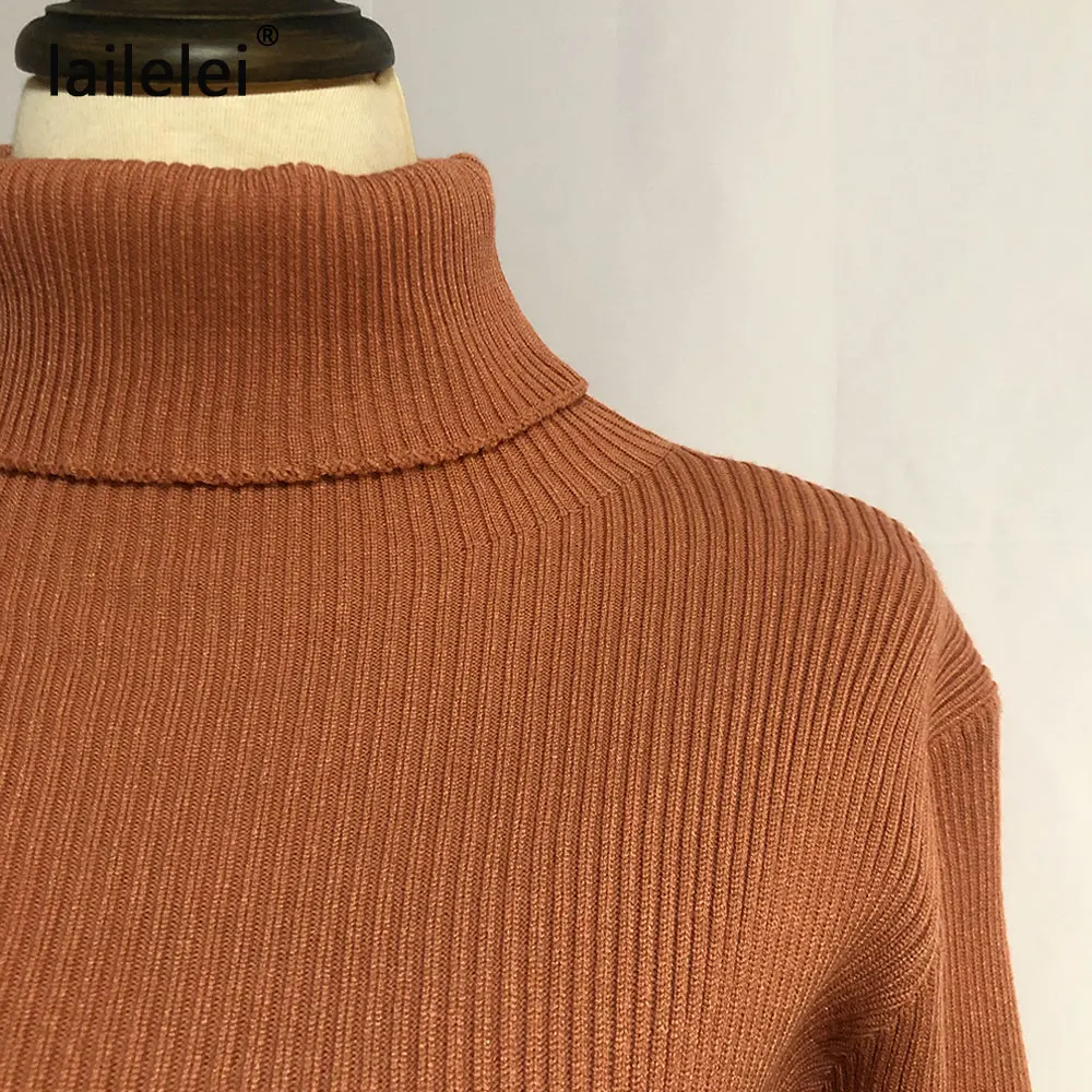 

South Korea's chic multicolor turtleneck sweater