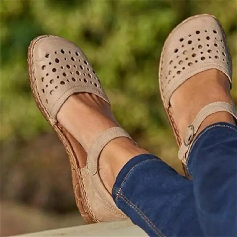 

Women's Classic PU Solid Color Hollow Simple Buckle Flat Bottom Comfortable and Breathable Classic Sandals and Slippers 1KB047