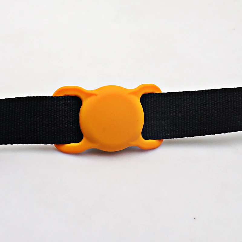 

flash Protective Sleeve Soft Cover For Airtags Locator Anti-lost Keychain Pet belt child Silicone Case For Apple Airtag Trackers