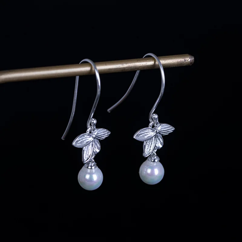 

Good Quality 925 Silver Four-leaf Clover Ancient Style Ear Hooks Girls Ethnic Freshwater Mother of Pearl Earrings for Women