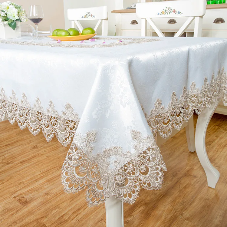 Белая кружевная скатерть полупрозрачная для свадебного декора вышитая