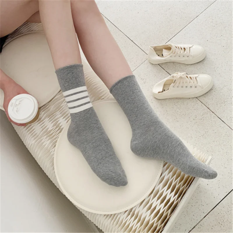 

Spring and Summer Women's Socks AB Asymmetrical Horizontal Bar Cotton Socks Neutral Fashion In-tube Pile socks Ladies Socks 3PCS