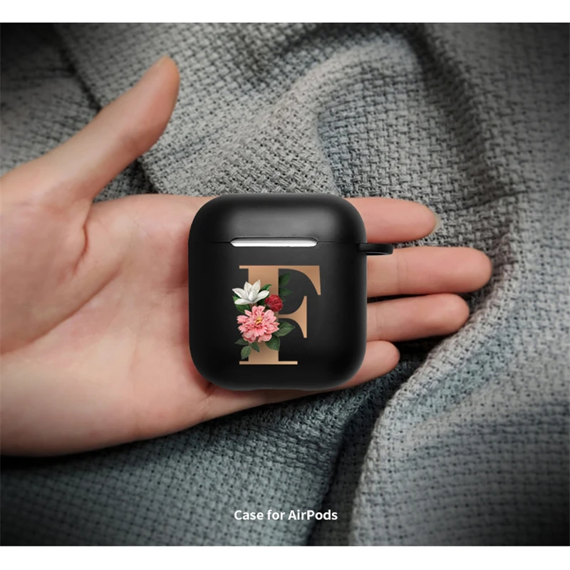 Чехол для наушников Apple airpods матовый черный силиконовый чехол с золотыми буквами