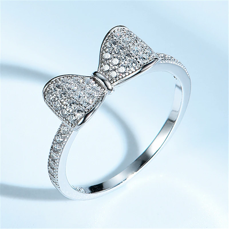 Женское кольцо из серебра 925 пробы с прозрачным фианитом|Кольца| |