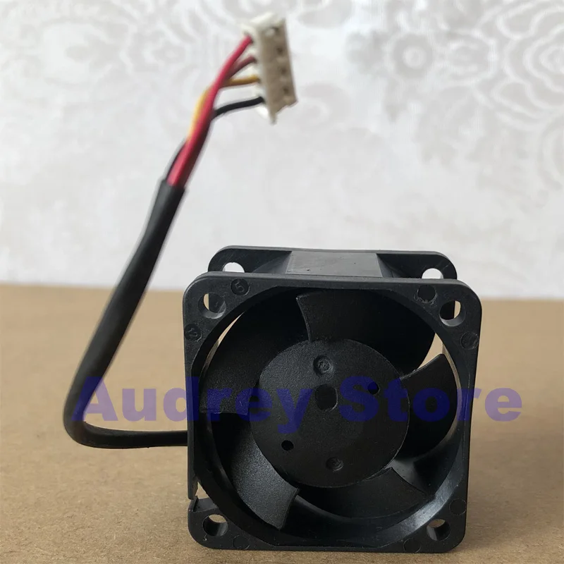 DV04028B12U -P133 Оригинальный AVC 4028 12 В постоянного тока 0 66a 4-проводной вентилятор