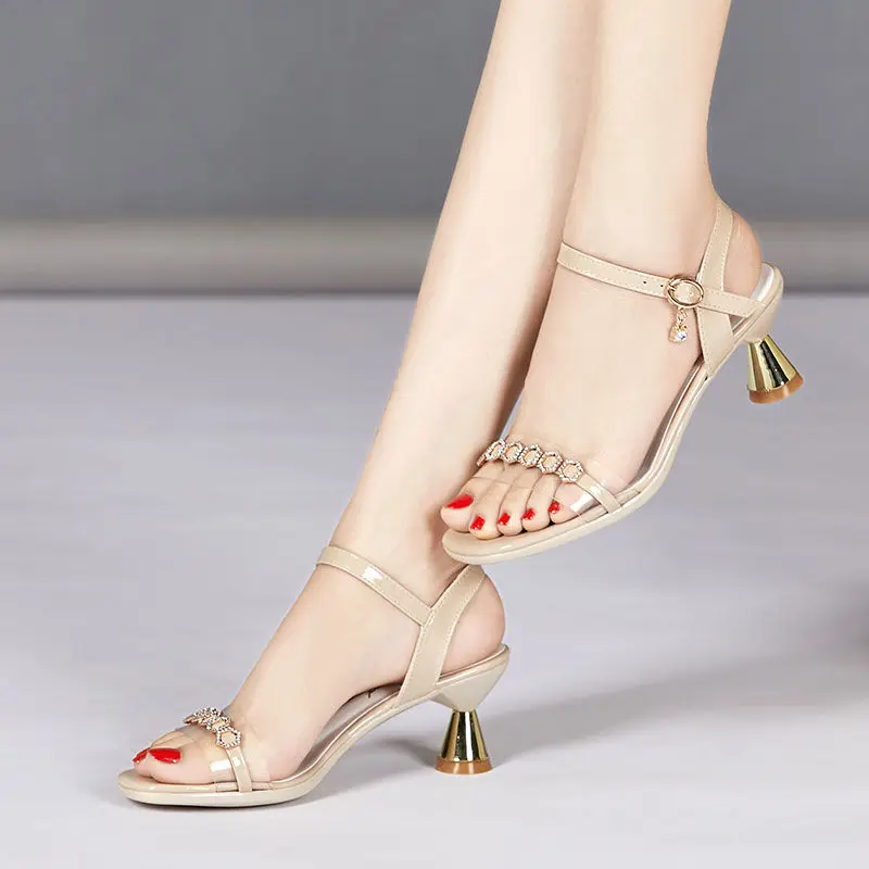 Женская обувь Модель 2020 года Летние босоножки на высоком каблуке с открытым