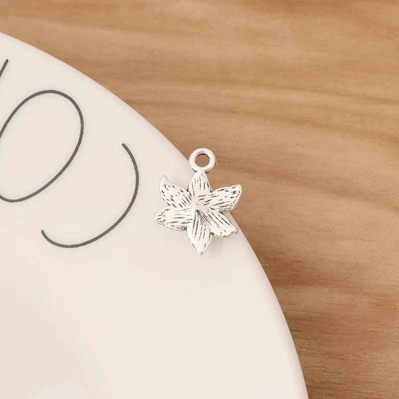 

20 Pieces Tibetan Silver Flower Charms Pendants Beads for Necklace Bracelet DIY Jewellery Making Accessories