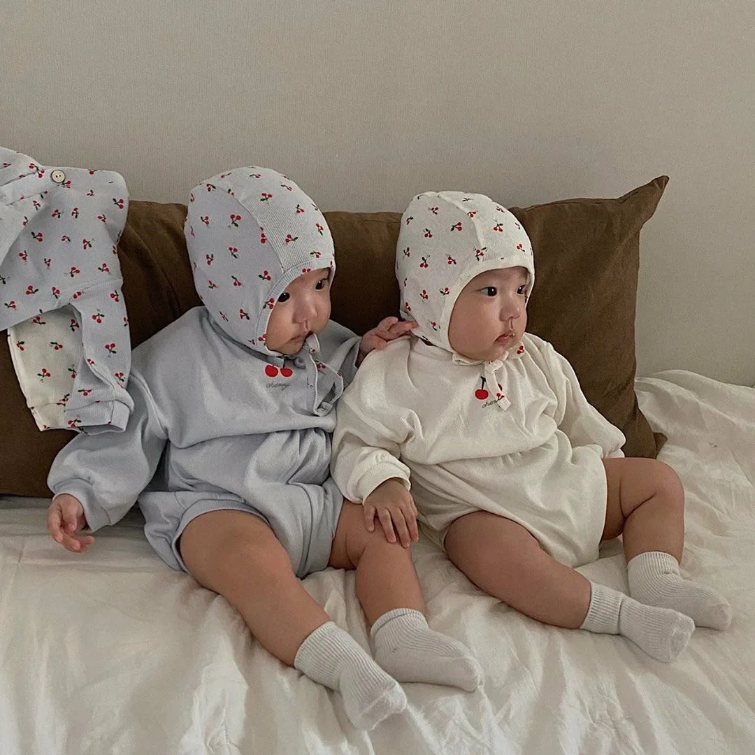 Комбинезон для маленьких девочек трикотажный кардиган с вишней + комбинезон