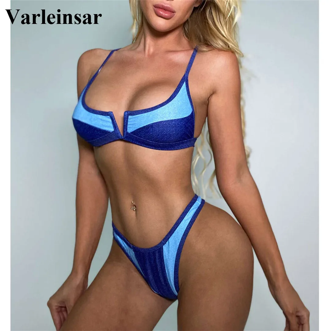 Женский раздельный купальник с V-образным вырезом и лямкой на шее |