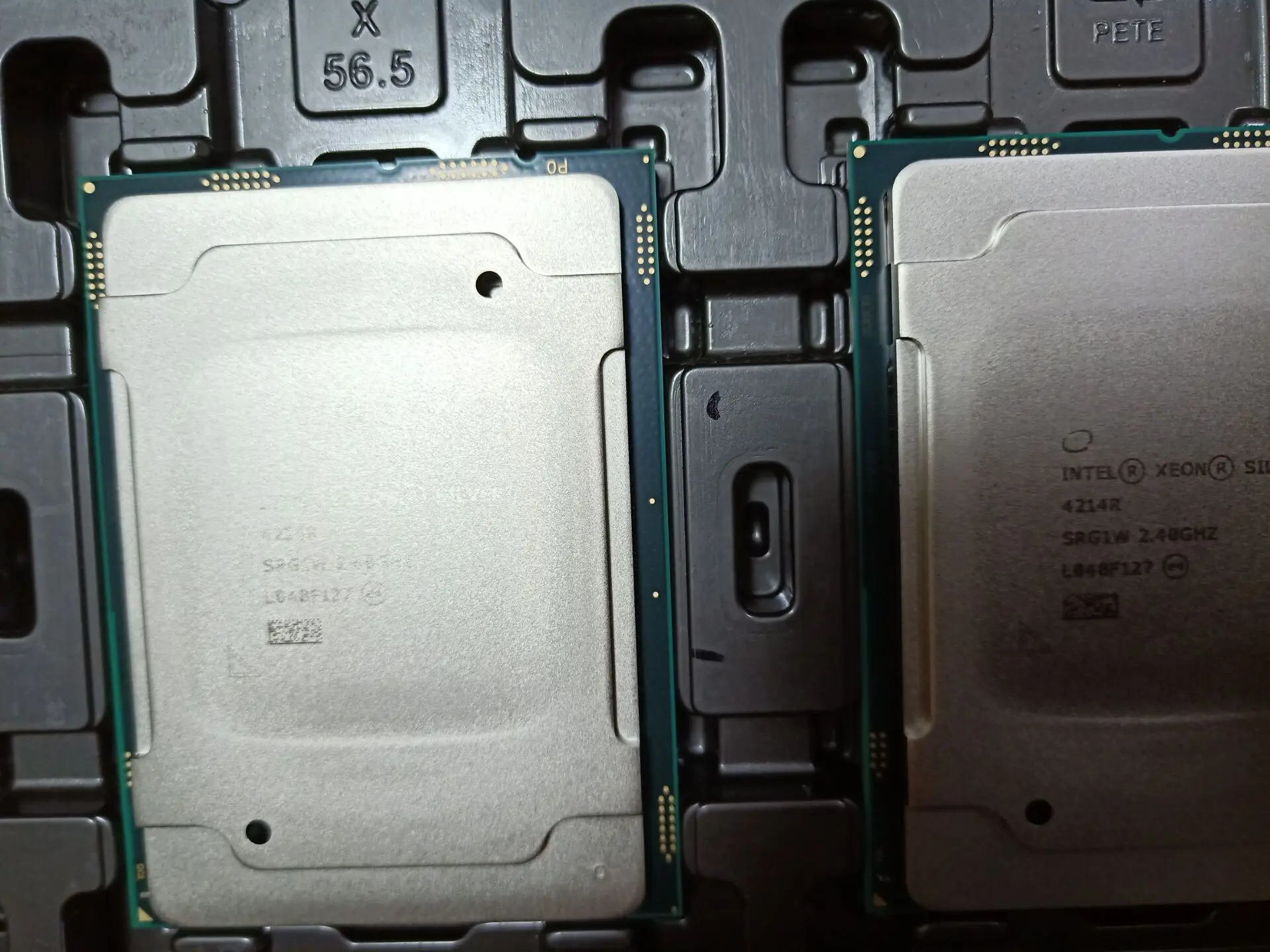 

BX806954214R S RG1W CPU - Boxed Intel Xeon Silver 4214R Processor (16.5M Cache, 2.40 GHz) FC-LGA14B