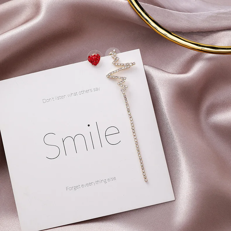 Серьги женские Асимметричные с сердечком и электрокардиограммой | Украшения