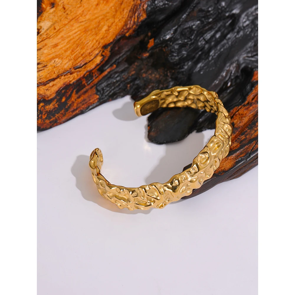 Yhpup Позолоченный геометрический водонепроницаемый браслет из тяжелого нержавеющей стали.