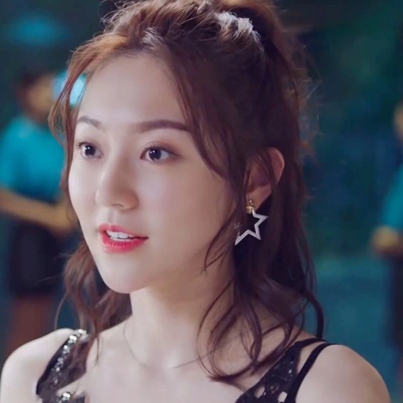 

AINAMEISI New Round Pearl Hoop Earrings Ladies Larty Earrings Geometric Casual Fashion Five-Pointed Star Earrings