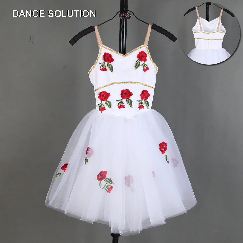 Белая ночная рубашка из спандекса с длинной фатиновой юбкой романтическая