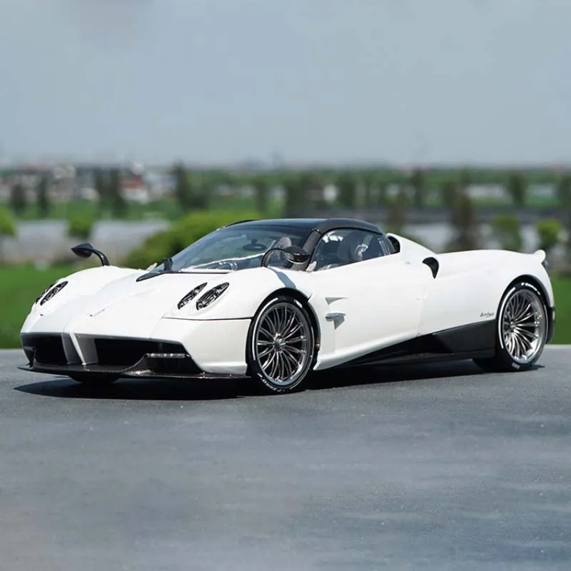 

Модель автомобиля из металлического сплава с ЖК-дисплеем, 1/18