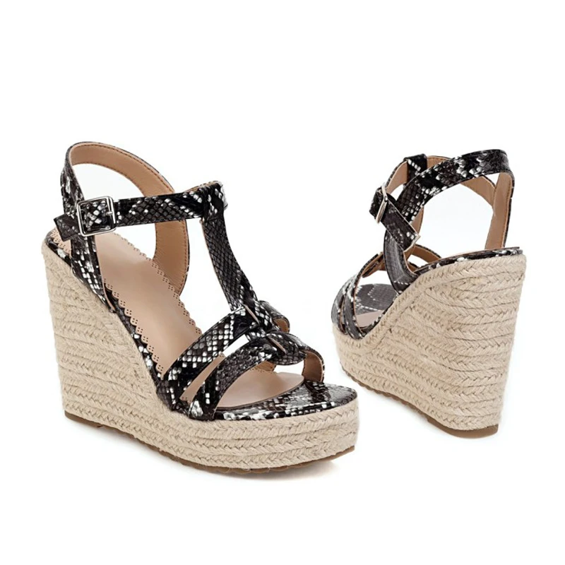 Сандалии женские на толстой подошве пикантные туфли танкетке открытый носок