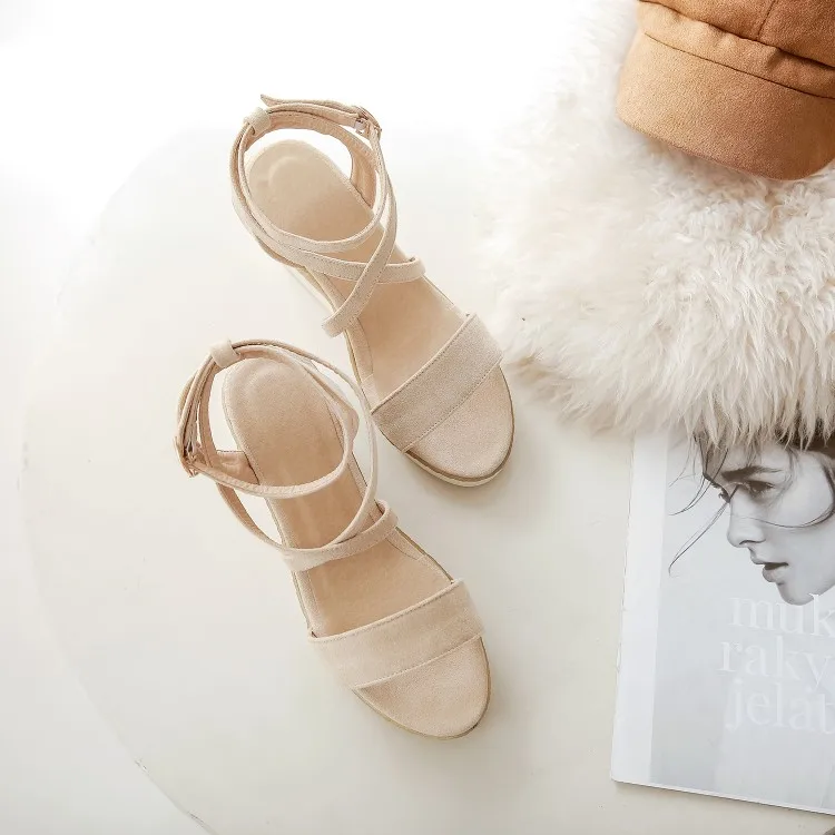 Босоножки женские на танкетке 12 размера сандалии и платформе с пряжкой летняя