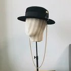 Фетровая шляпа в европейском стиле с украшением-цепочкой, Осень-зима 2020