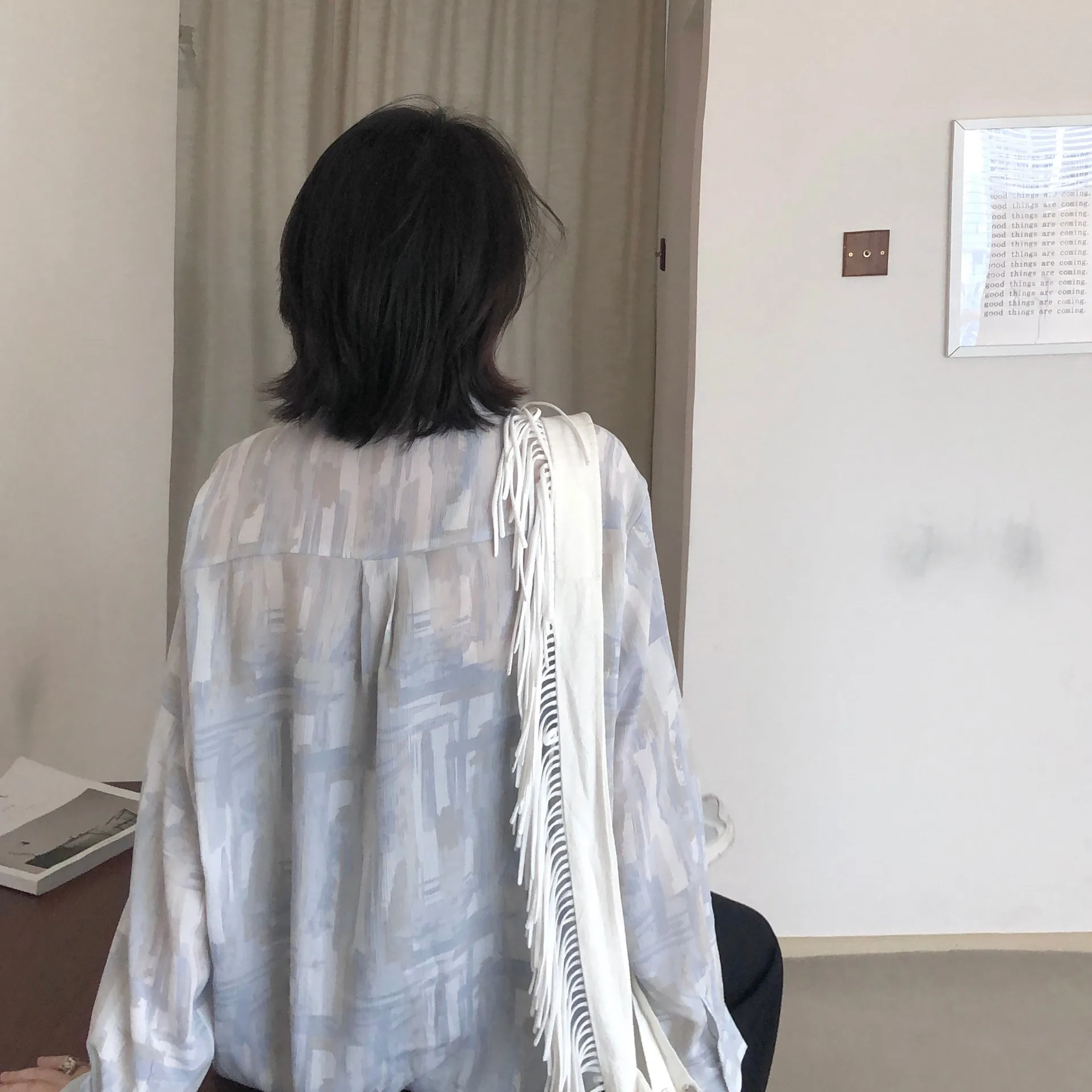 

Women's clothing 2021 spring new retro gray and blue printed long-sleeved shirt loose mid-length chiffon top